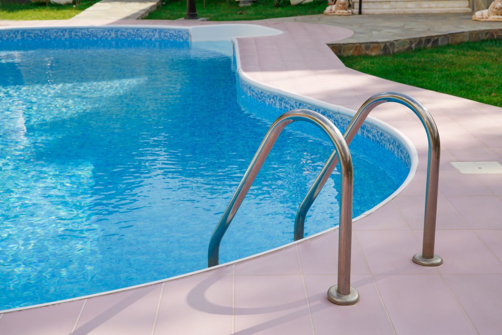 Poptávka na jarní servis zděného bazénu (Servis) - Nymburk