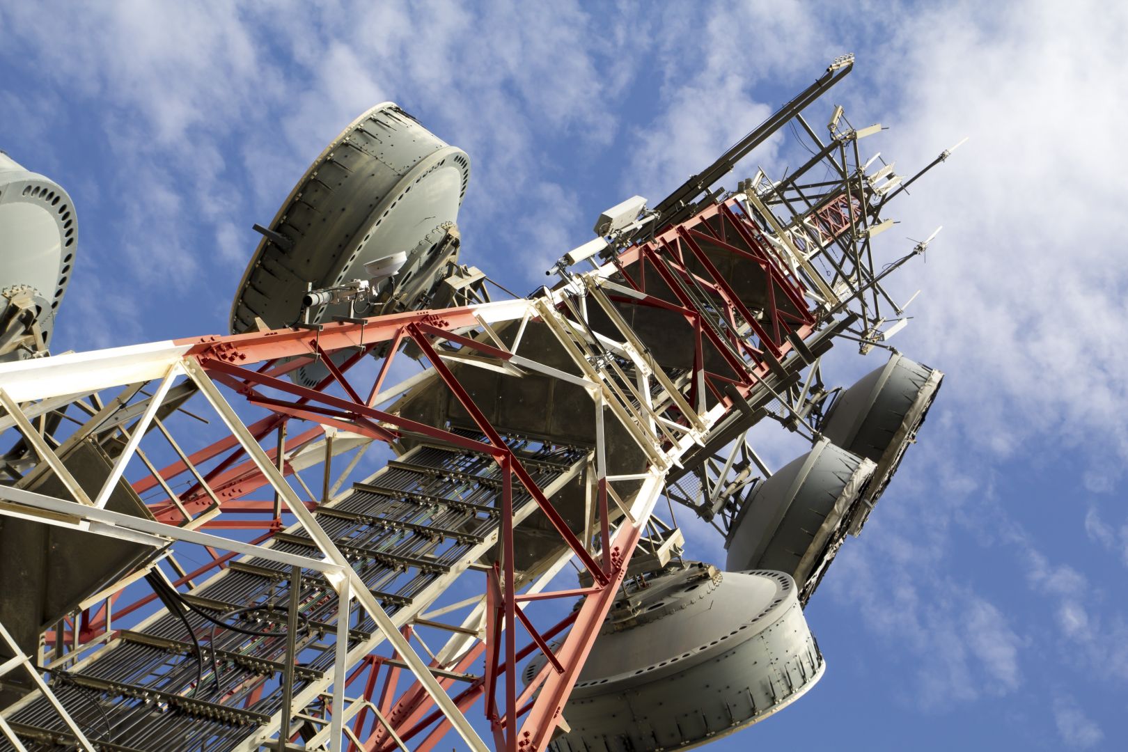 Zakázka na poskytování hlasových a datových telekomunikačních služeb prostřednictvím mobilního operátora (Telekomunikace) - Benešov