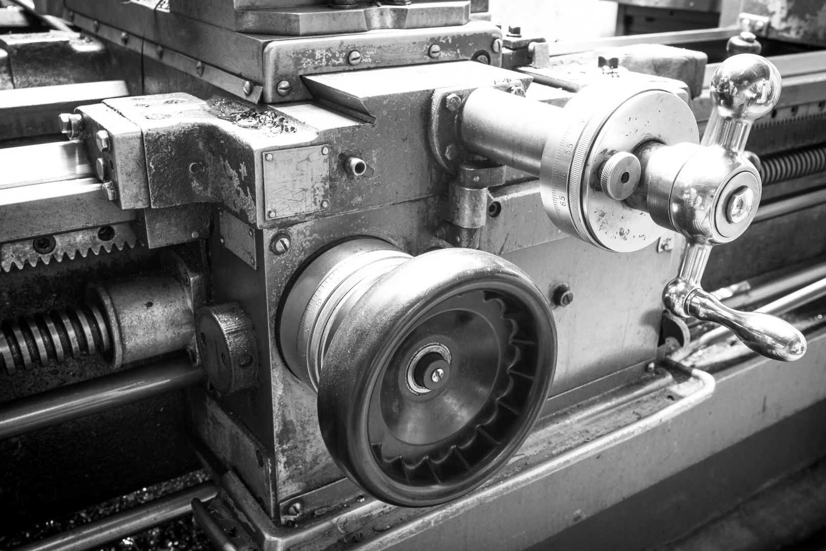 Poptávka na starší dělící zařízení na malou záměčnickou frézku (Dřevo a kovoobráběcí stroje) - Semily