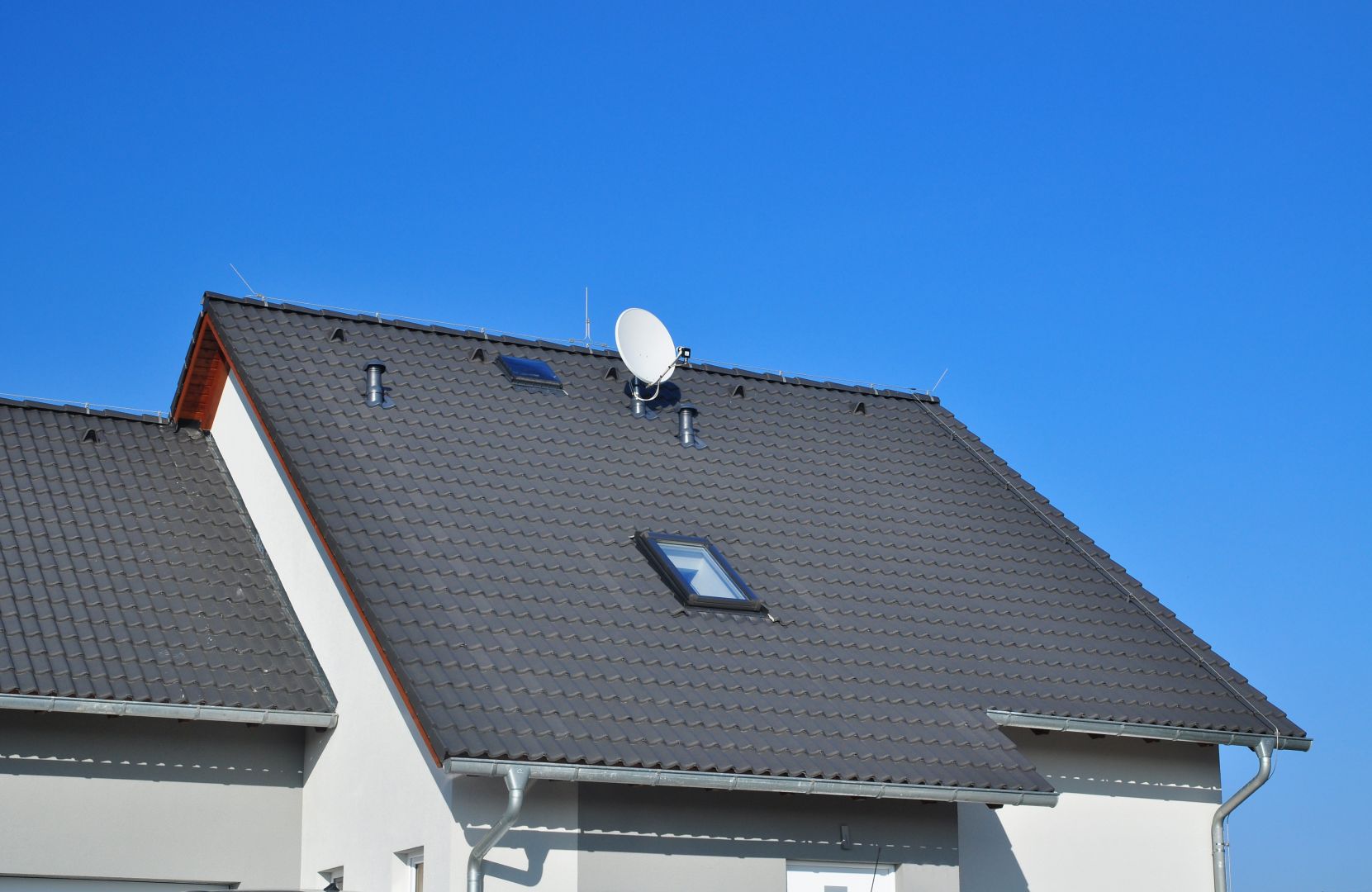 Opravu či výměnu střešní krytiny střechy, 30 m2