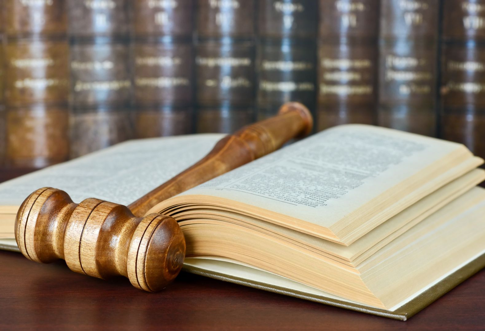 Poptávka na právní služby se zkušeností žaloby na stát (Právní služby a poradenství) - Zlín