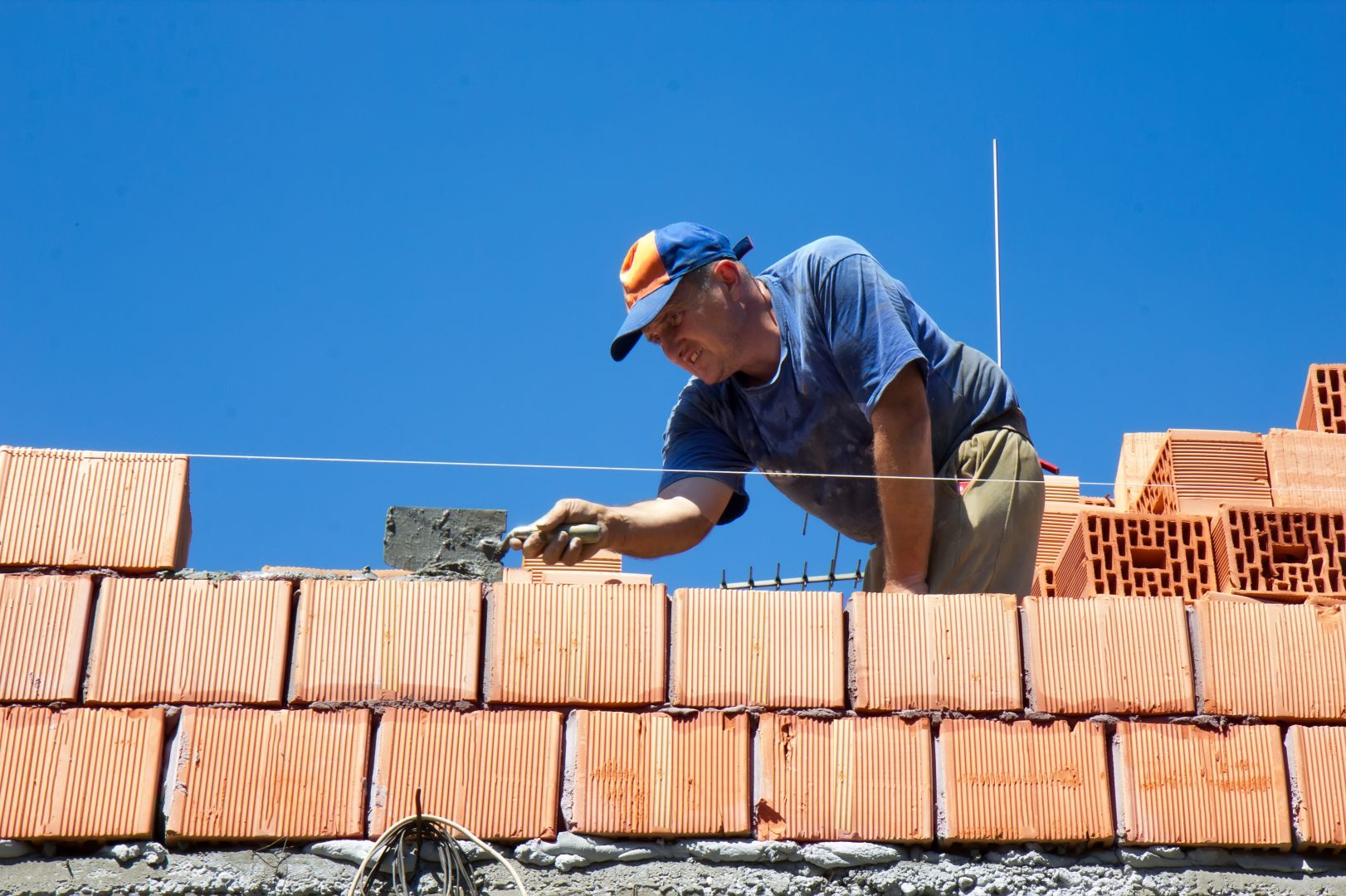 Zakázka na stavební práce - provedení stavební úpravy objektu hotelu (Rekonstrukce) - Mělník