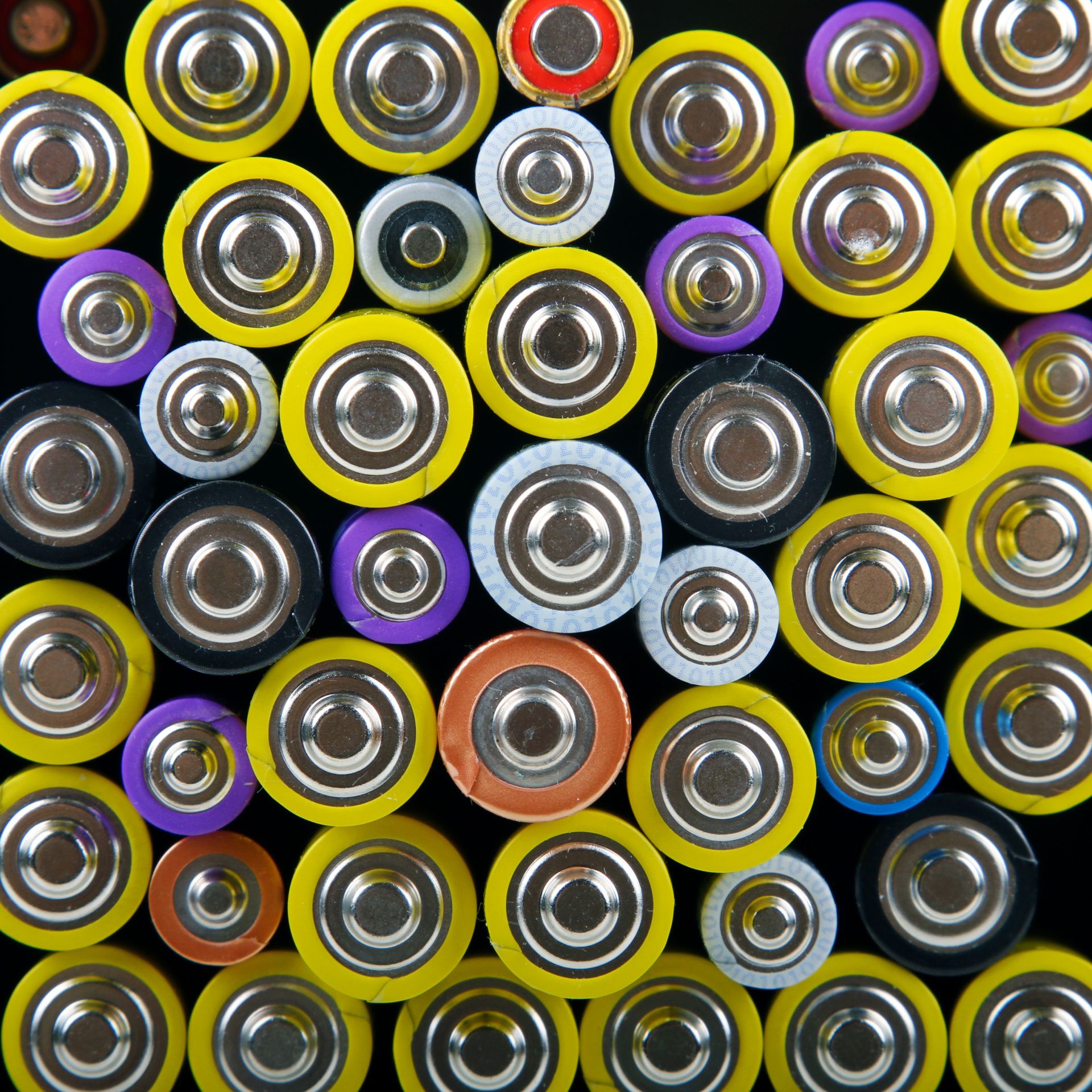 Zakázka na nákup baterií a monočlánků (Akumulátory, nabíječky, baterie) - Tábor