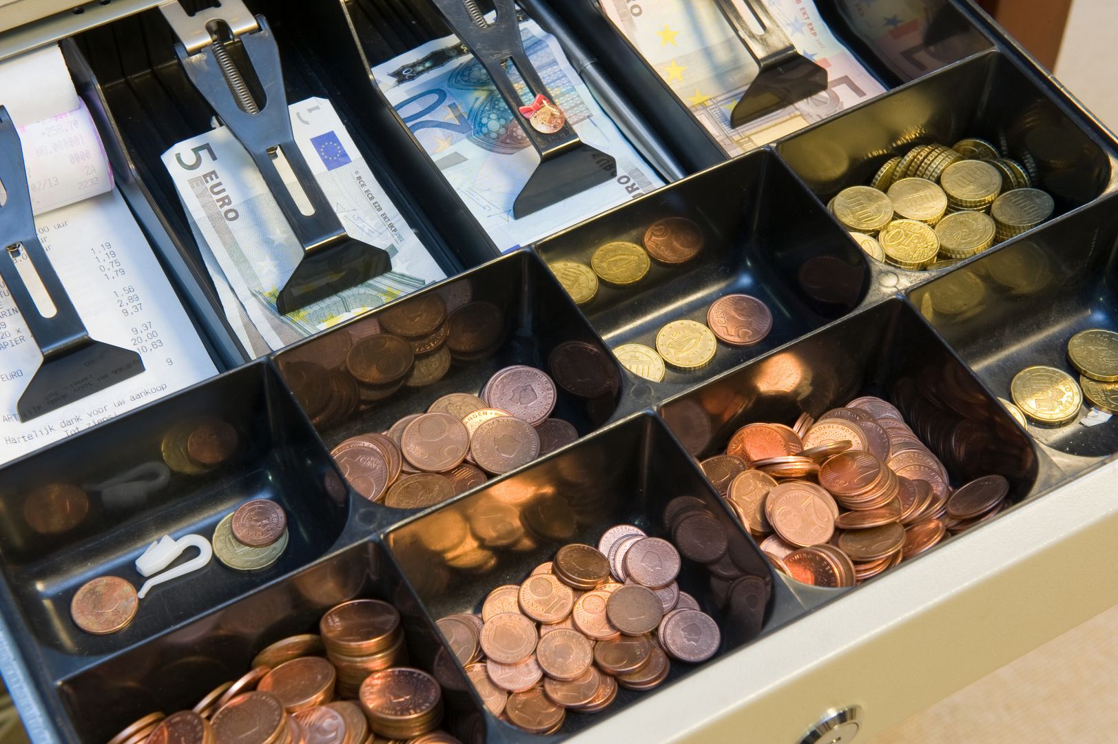 Registrační pokladny: SHARP, KASIO, SANYO, FUJITSU, ANKER