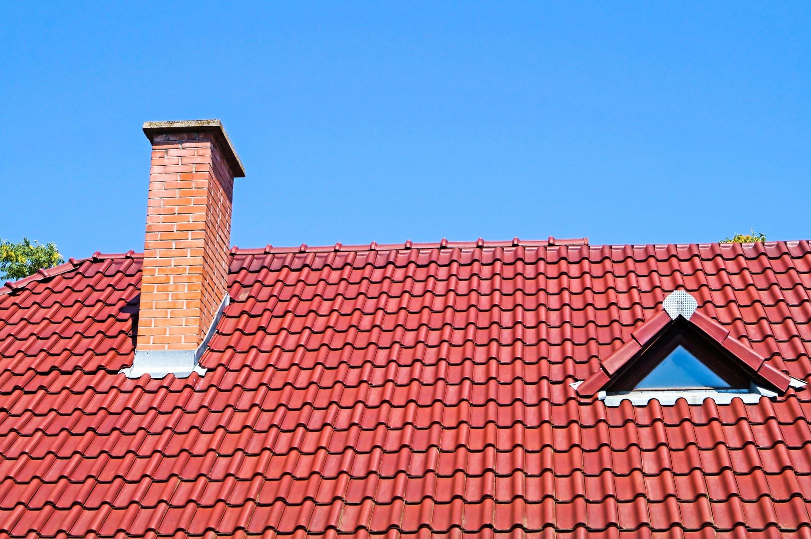 Opravu zatékající střechy