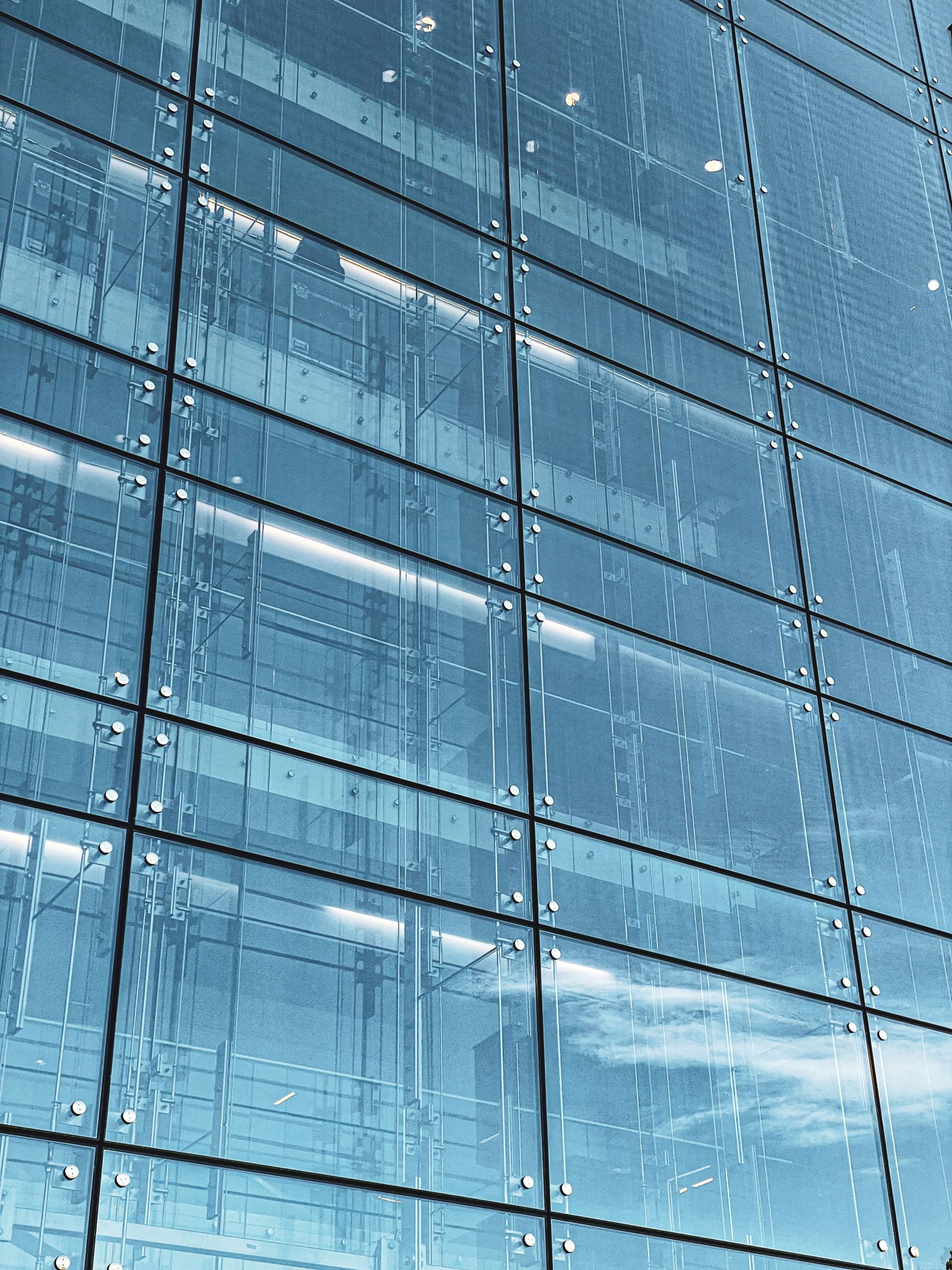 Zhotovení a montáž skleněného zábradlí na lodžii, cca 4,8 m