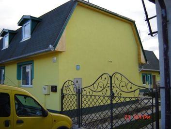 Thumb e6727a49 626c 4d67 8bcc 3a04d622e4da