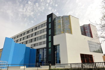 Thumb f0245e64 f0d3 46e3 b282 b5542c633109