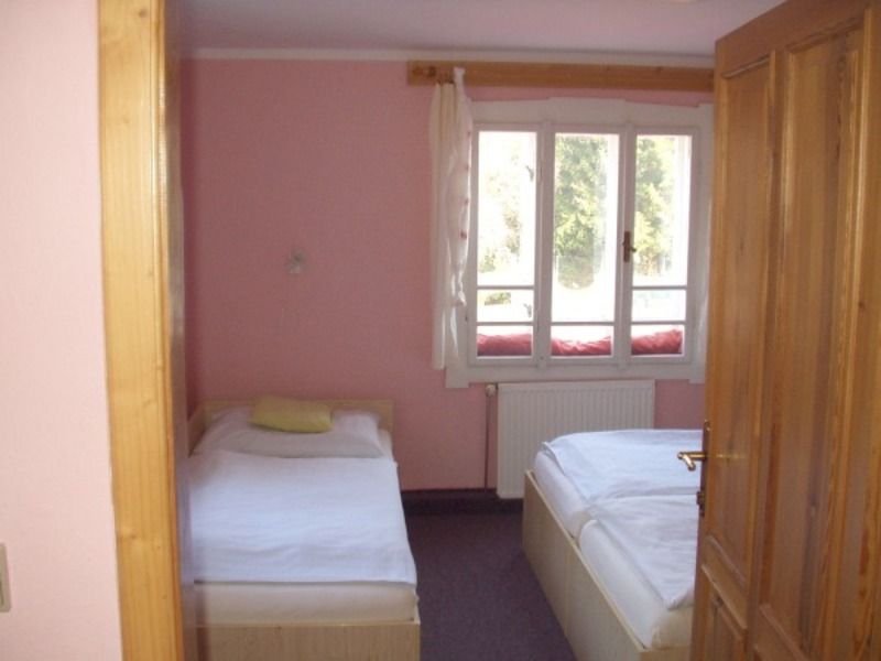 5bd1940d fab4 4bba 86d9 1a848917e9b3