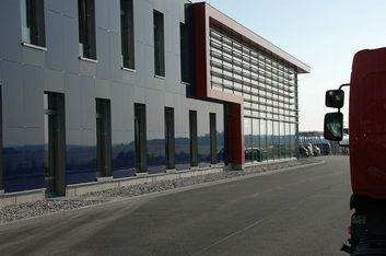 Thumb a7f4b3a2 ea51 4bc1 80e5 10f959f05221